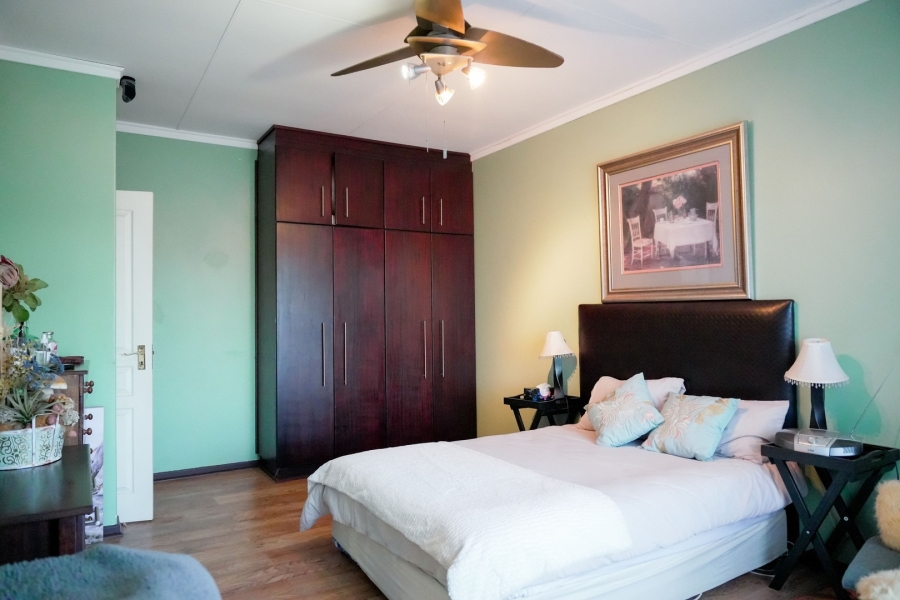 4 Bedroom Property for Sale in Wilkoppies North West